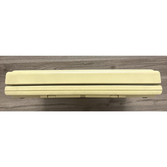 Vintage Toshiba T1100 Plus Laptop Computer with Maxell Micro Floppy Disk MF 2-DD - Picture 11 of 13